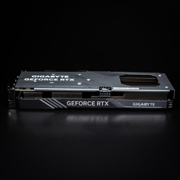Gigabyte GeForce RTX­­ 4060 GAMING OC 8G [GV-N4060GAMING OC-8GD] - Imagen 4